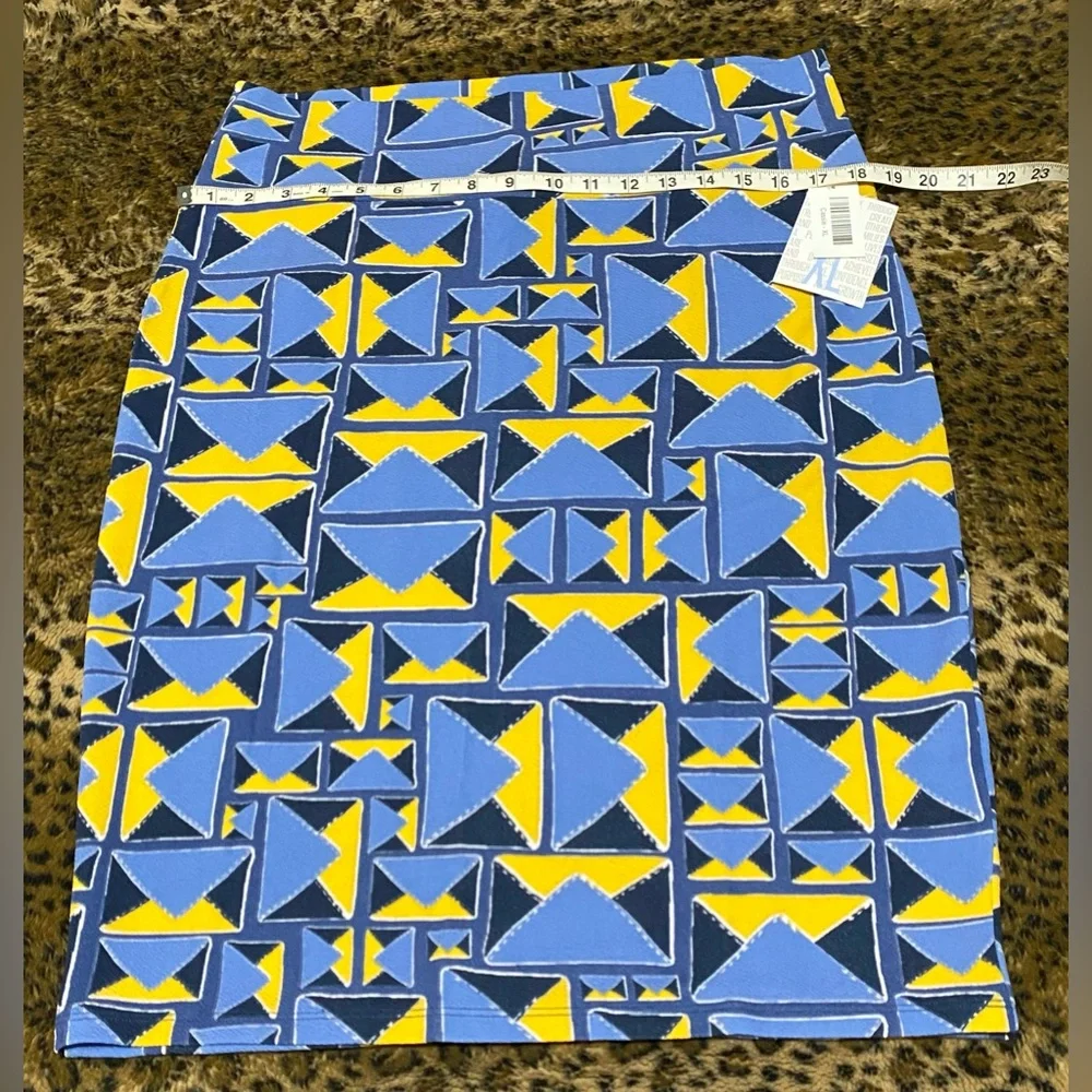 CLOSET CLEAR OUT ON ALL LULAROE MAKE A OFFER BUNDLE NWT XL SLIMMING HIGH WAISTED - Picture 3 of 8